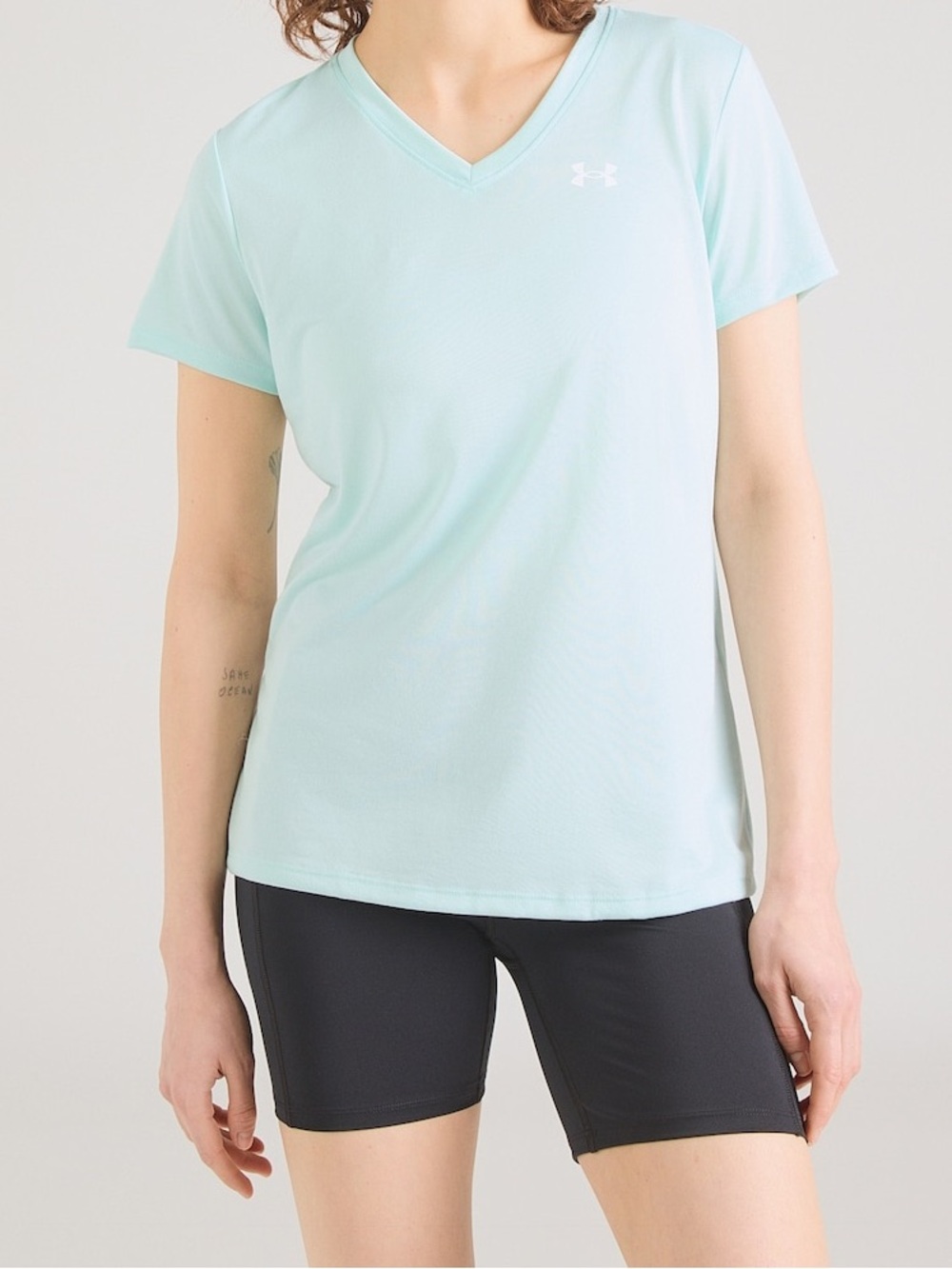 Under Armour Mint Short-Sleeve V-Neck Performance Tee size medium